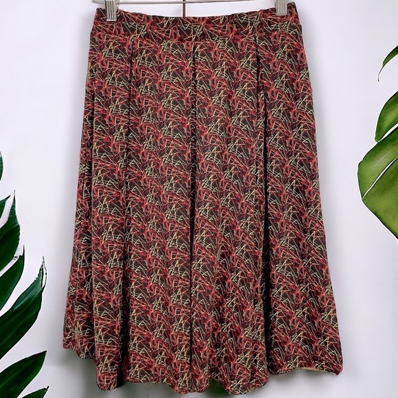 LuLaRoe Red and Yellow Triangles on Black Print Madison XS NWT - Picture 2 of 9